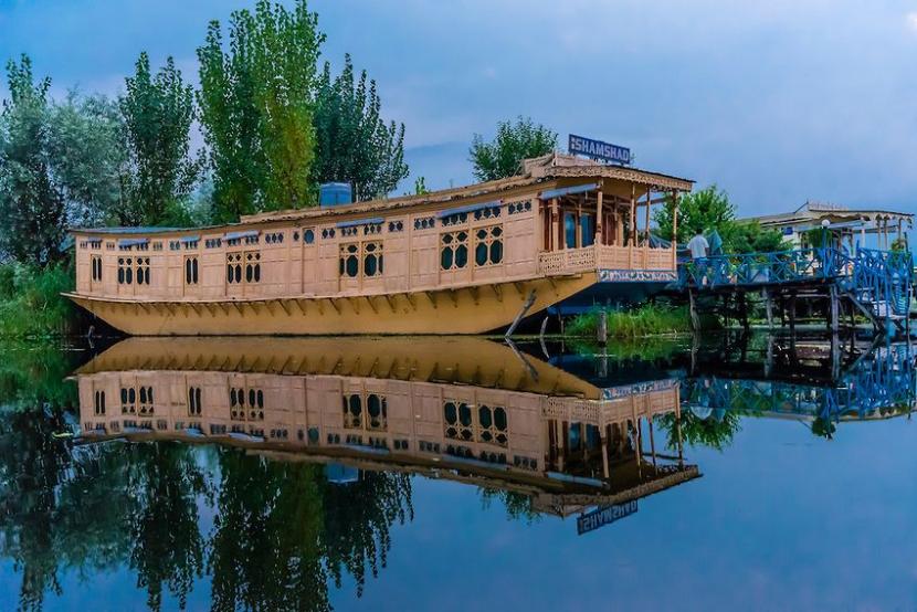Houseboat